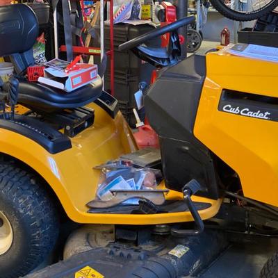 Sale Photo Thumbnail #12: Cub Cadet Riding Mower 