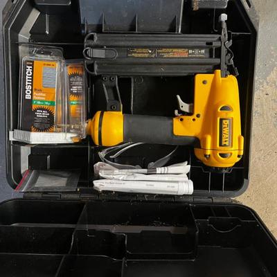 Dealt 18 Gauge  Brad Nail Filler