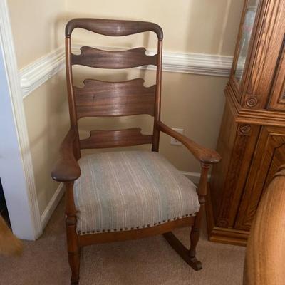 Sale Photo Thumbnail #9: High Back Accent Chair