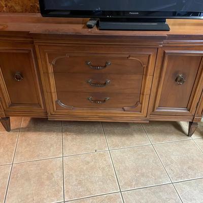 Vintage 1960s Traditional Styled Credenza