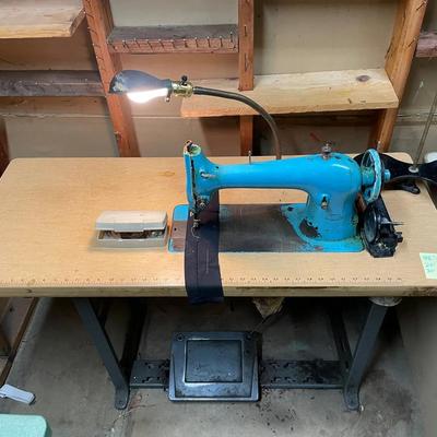 WORKING Vintage Commercial Sewing Machine