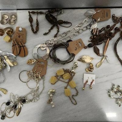 Assorted Jewelry