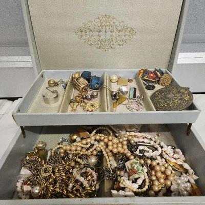 Assorted Jewelry