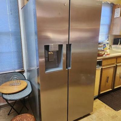 Insignia Refrigerator