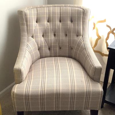 Button Tufted Casual Chair