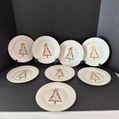 8 Vintage Pier  1 Christmas Tree Plates