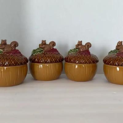 4 Harvest Squirl With Nut Covered Jars