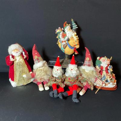 Elegant Santa Decor