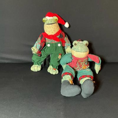 Singing Plush Frogs