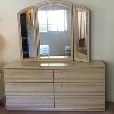 Palliser Furniture bedroom set