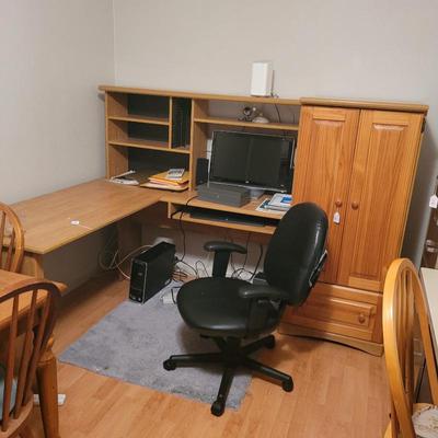 Sale Photo Thumbnail #32: Corner desk