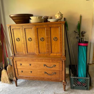Sale Photo Thumbnail #117: Vintage Henredon chest-on-chest