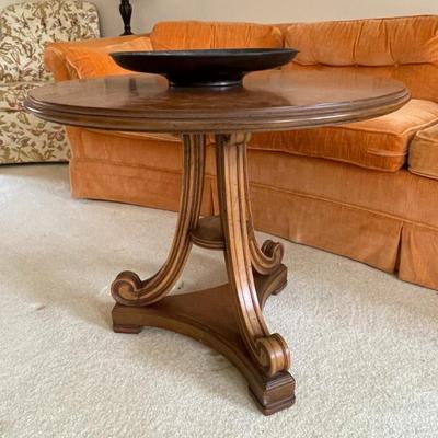 Sale Photo Thumbnail #43: Vintage Henredon end table