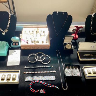 Sale Photo Thumbnail #11: Sterling silver jewelry and serving pieces, including Tiffany & Co. necklace