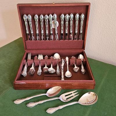 
Vintage Towle Sterling Silver Flatware Set 66 Pcs w/ Case – 12 Place Settings + Serving Pieces
