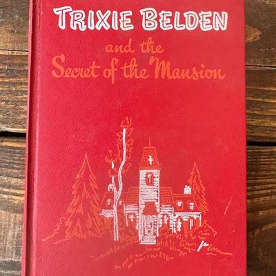 Vintage Mystery Alert! "Trixie Belden and the Secret of the Mansion" (1948 Hardcover)