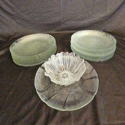 24 Glass Plates 