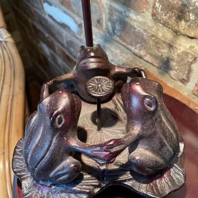 Close up view of Frog Bronze lamp