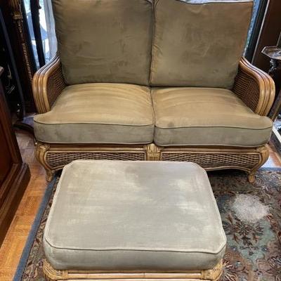 Wicker/Rattan Love seat/foot stool