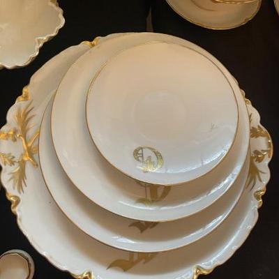 Complimentary to the Limoges China pieces - :'D' monogram