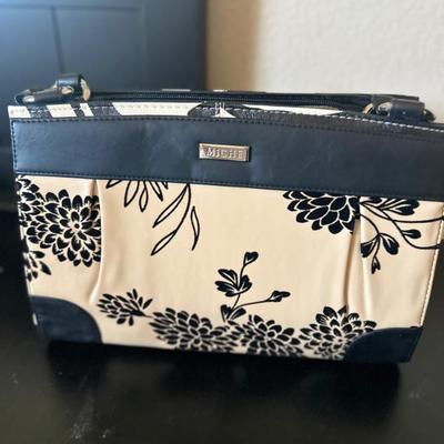 Sale Photo Thumbnail #137