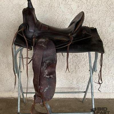 134 • antique slick fork :wade style western saddle