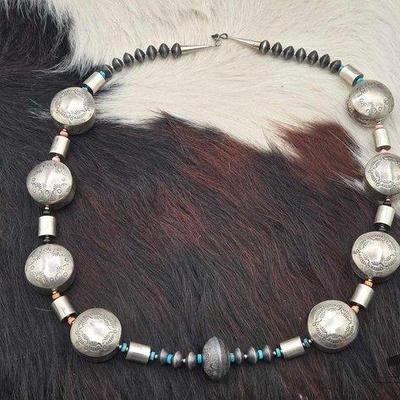 34 • handmade sterling silver navajo pearl necklace, 142.6g