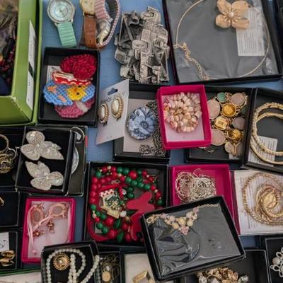 Sale Photo Thumbnail #3