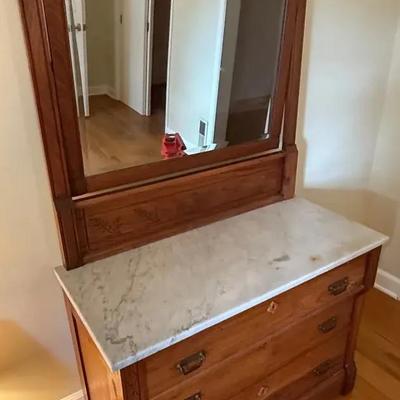 Antique Oak Dresser with Marble Top and Mirror | 33x18x28