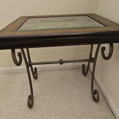 Side Table 24x20x22