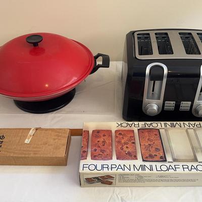Wok | Black + Decker Toaster | Four Pan Mini Loaf Rack