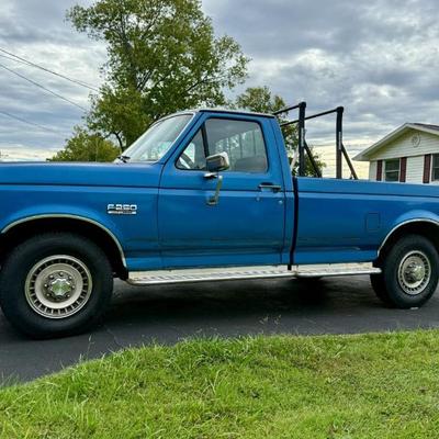 Sale Photo Thumbnail #3: 1989 Ford F-250 Lariat XLT extended body pickup with manual transmission and just under 97K miles 