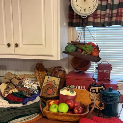 Kitchen Décor & Table Linens Collection
