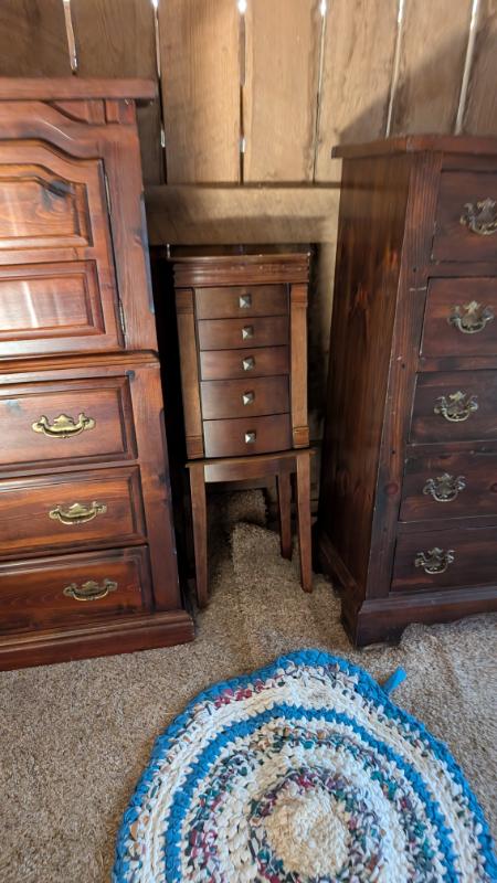 Sale Photo Thumbnail #116