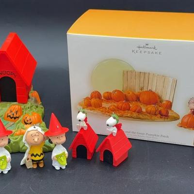 Charlie Brown, Snoopy Halloween Decor Pieces 