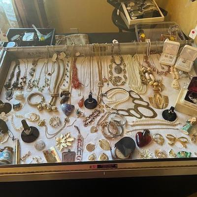 Sale Photo Thumbnail #59