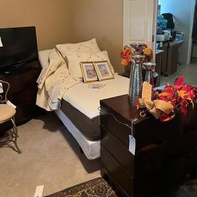 Sale Photo Thumbnail #41