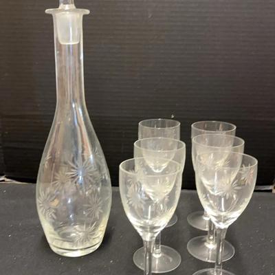 Glass Decanter With Matching Glasses