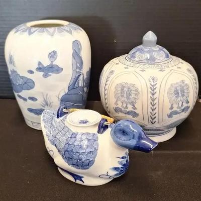 Blue White Chinese Porcelain Teapot, Ginger Jar, Vase