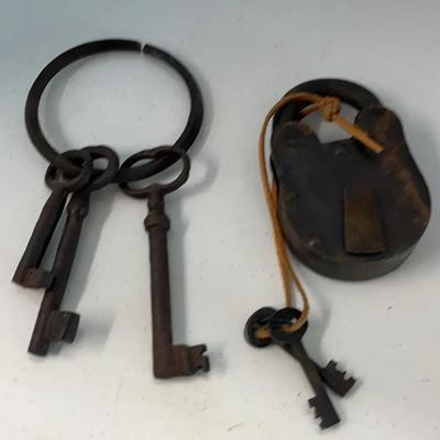 Antique Lock And Keys… *lock Works*