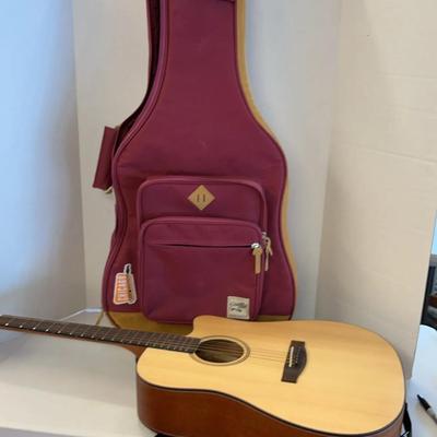 Donner  Acoustic Guitar With Strap & Carrying Case