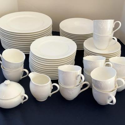 Mikasa White Crocus China Set