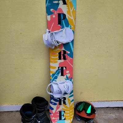 Aperture Snowboard 143, Van's Boots Size 9.5, Union Bindings, Helmet, And Goggles