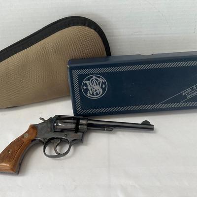 Smith & Wesson  MOD 10-5, 6 shot .38sp, Original Box and Pouch