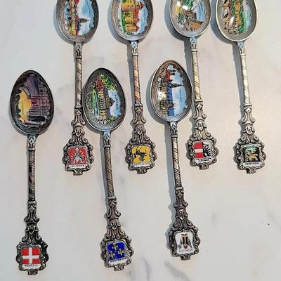 European Souvenir Collector Spoons – Enamel Crest & Landmark Design (c.1950s–1970s)