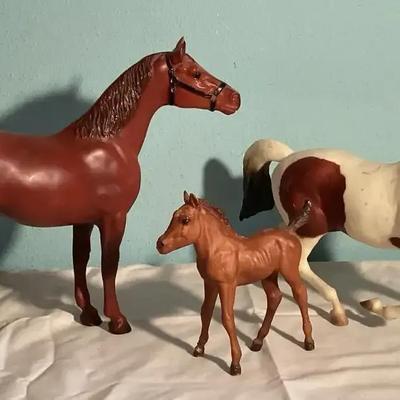 Breyer Horses – Mare, Foal & Pinto