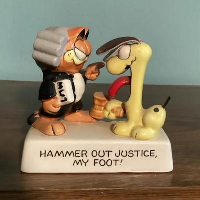 Enesco Garfield and Opie 1983
