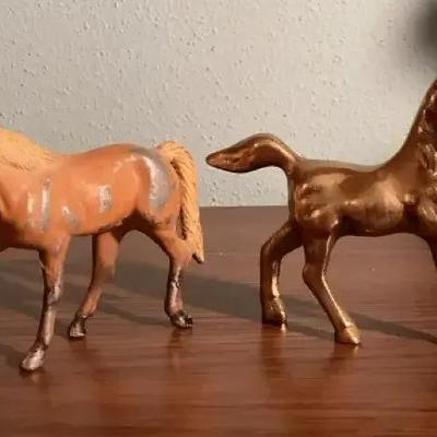 Small Metal Horse Figurines 