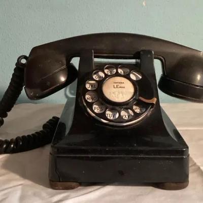 Western Electric Model 302 Rotary Telephone.