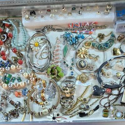 Sale Photo Thumbnail #394
